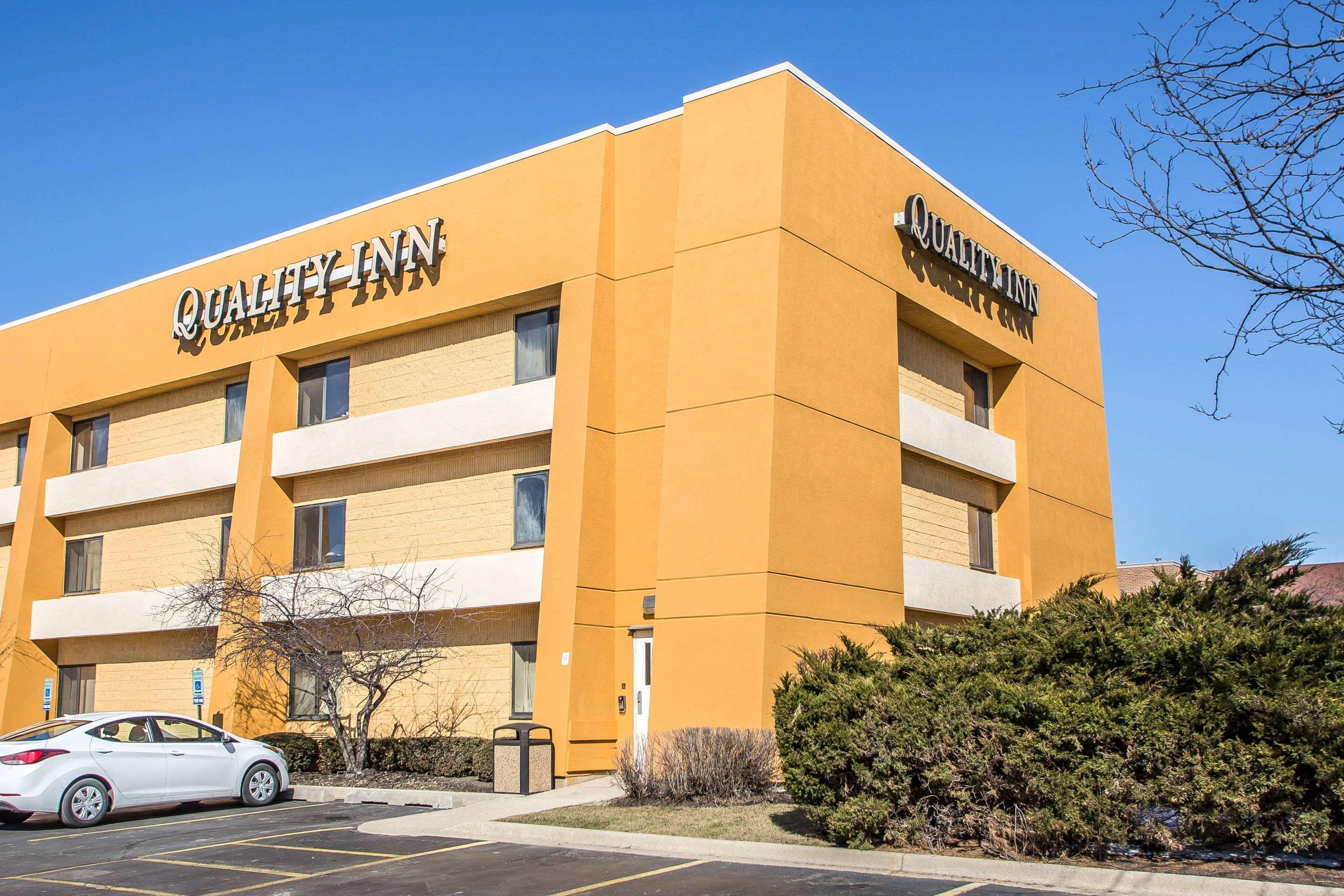 Quality Inn Elgin I-90 Exterior photo