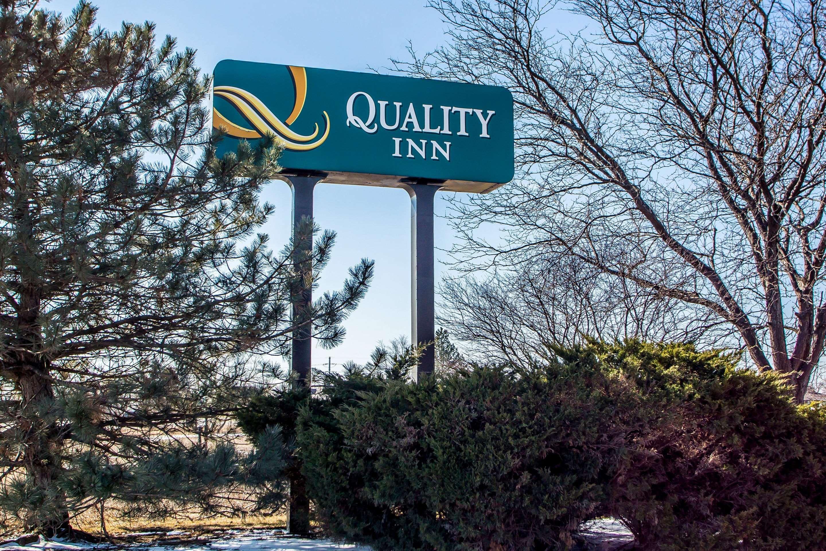 Quality Inn Elgin I-90 Exterior photo